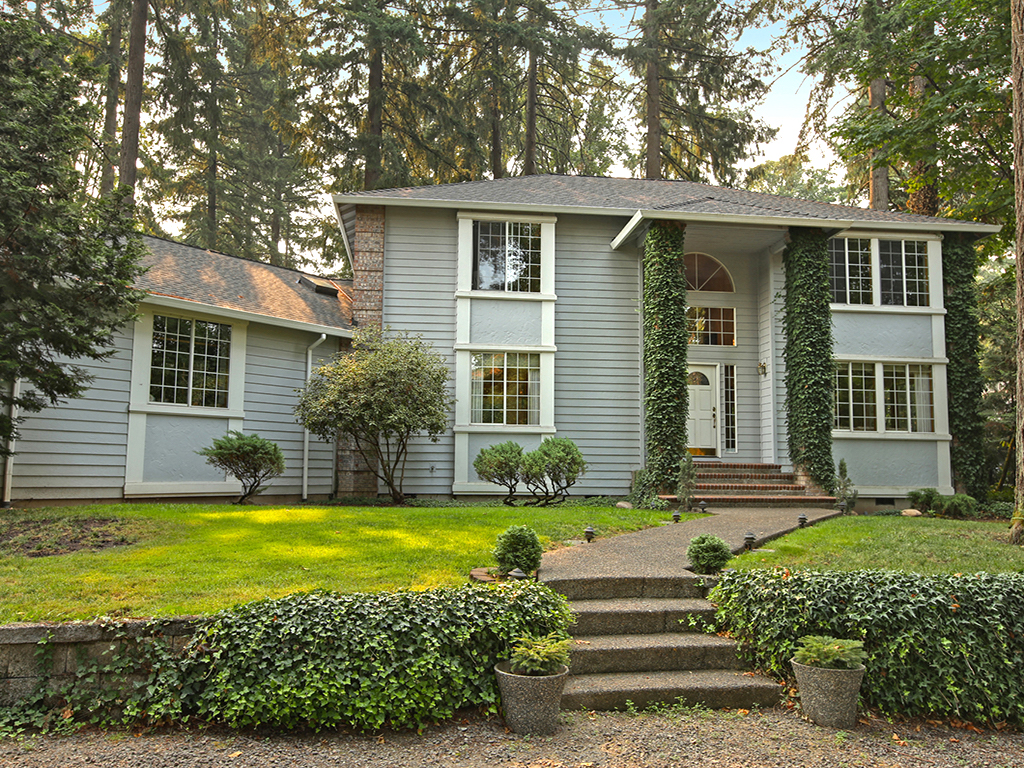 Milwaukie Oasis – Exceptional Custom Built Home