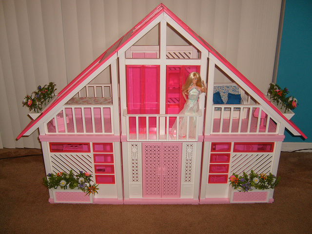 Help me find my Barbie dream house!