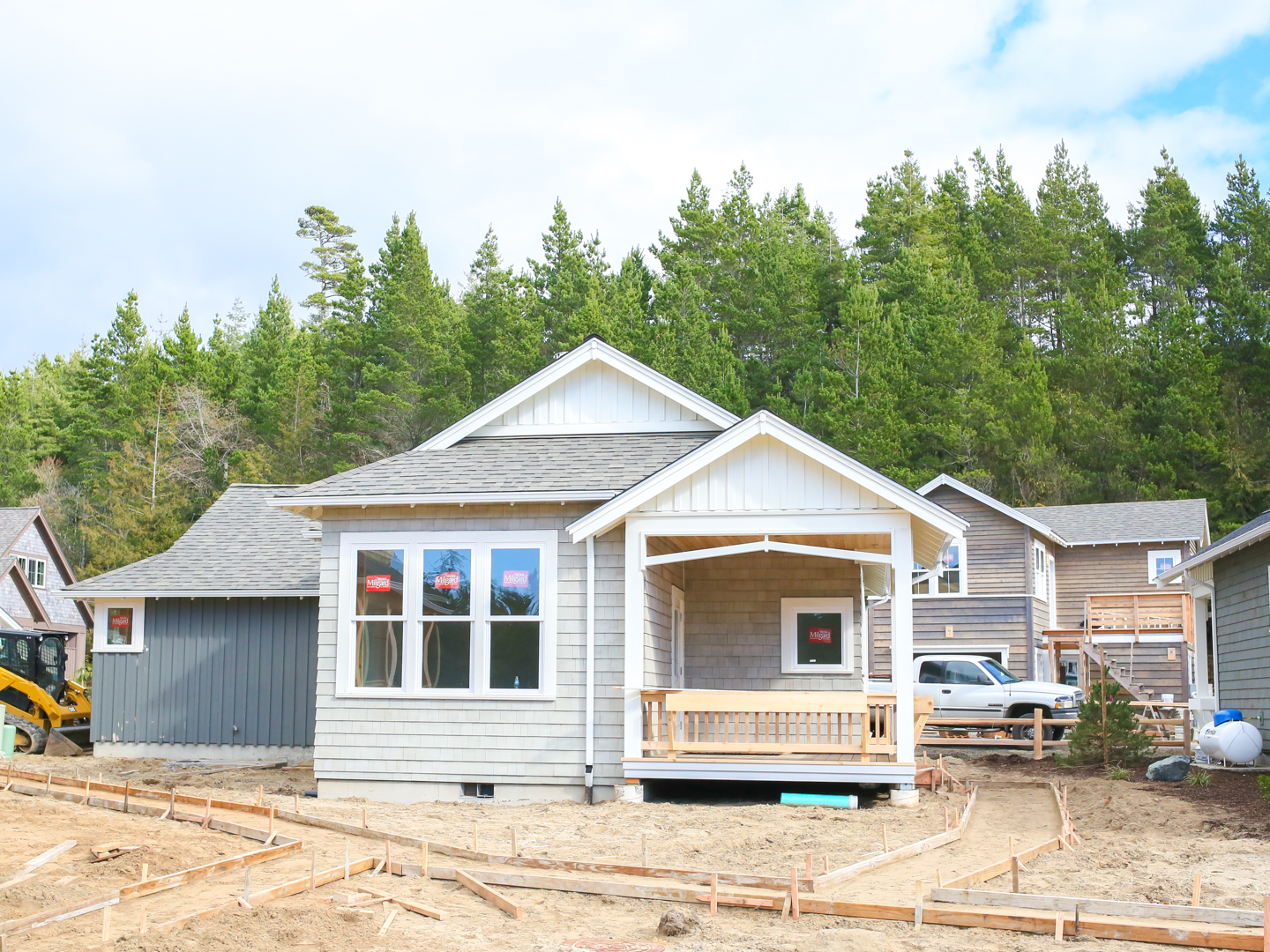 Manzanita Cottage w/ Garage + Enviable Location