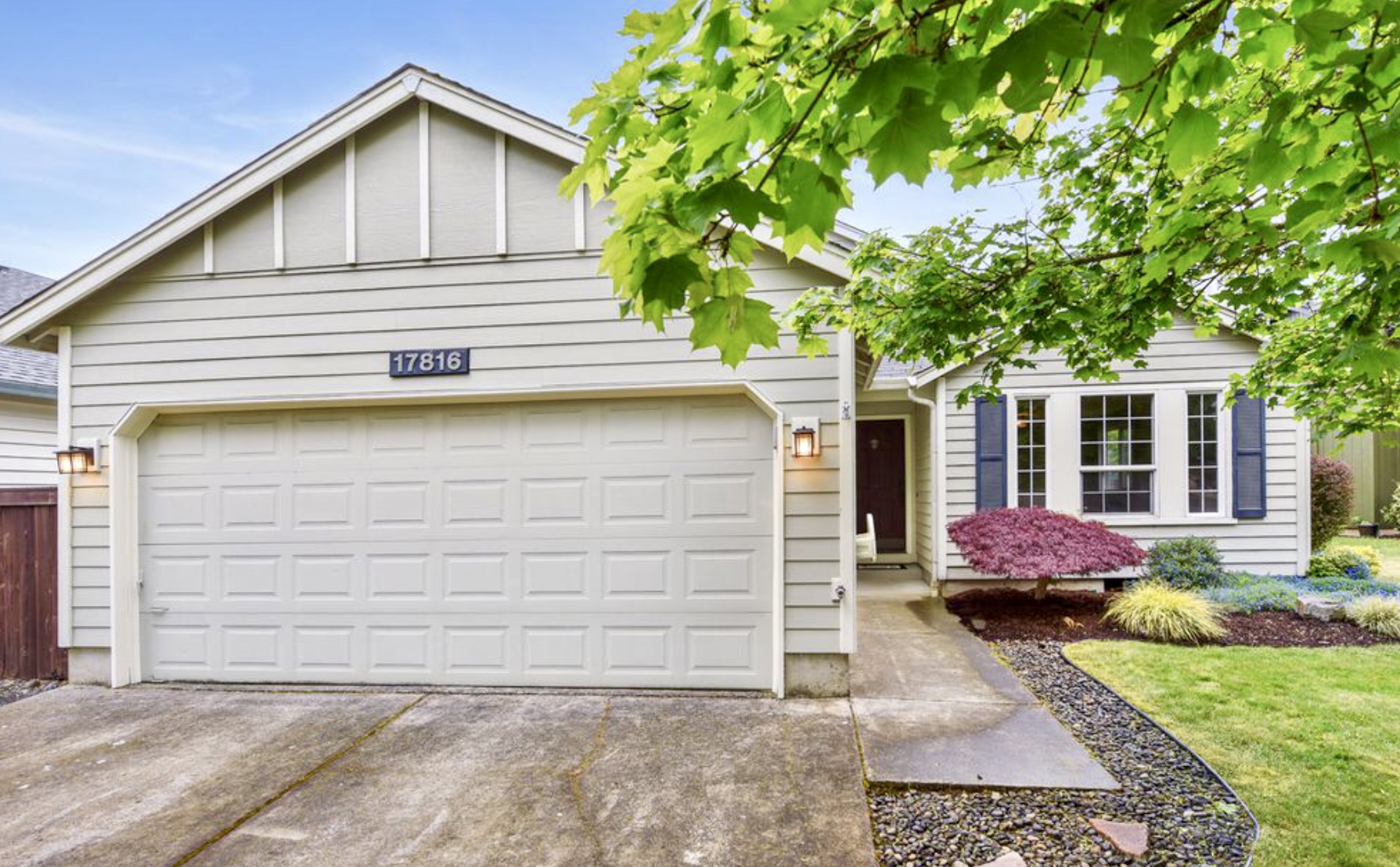 Just sold in "Fisher Landing" Vancouver, WA with walkability. - Living