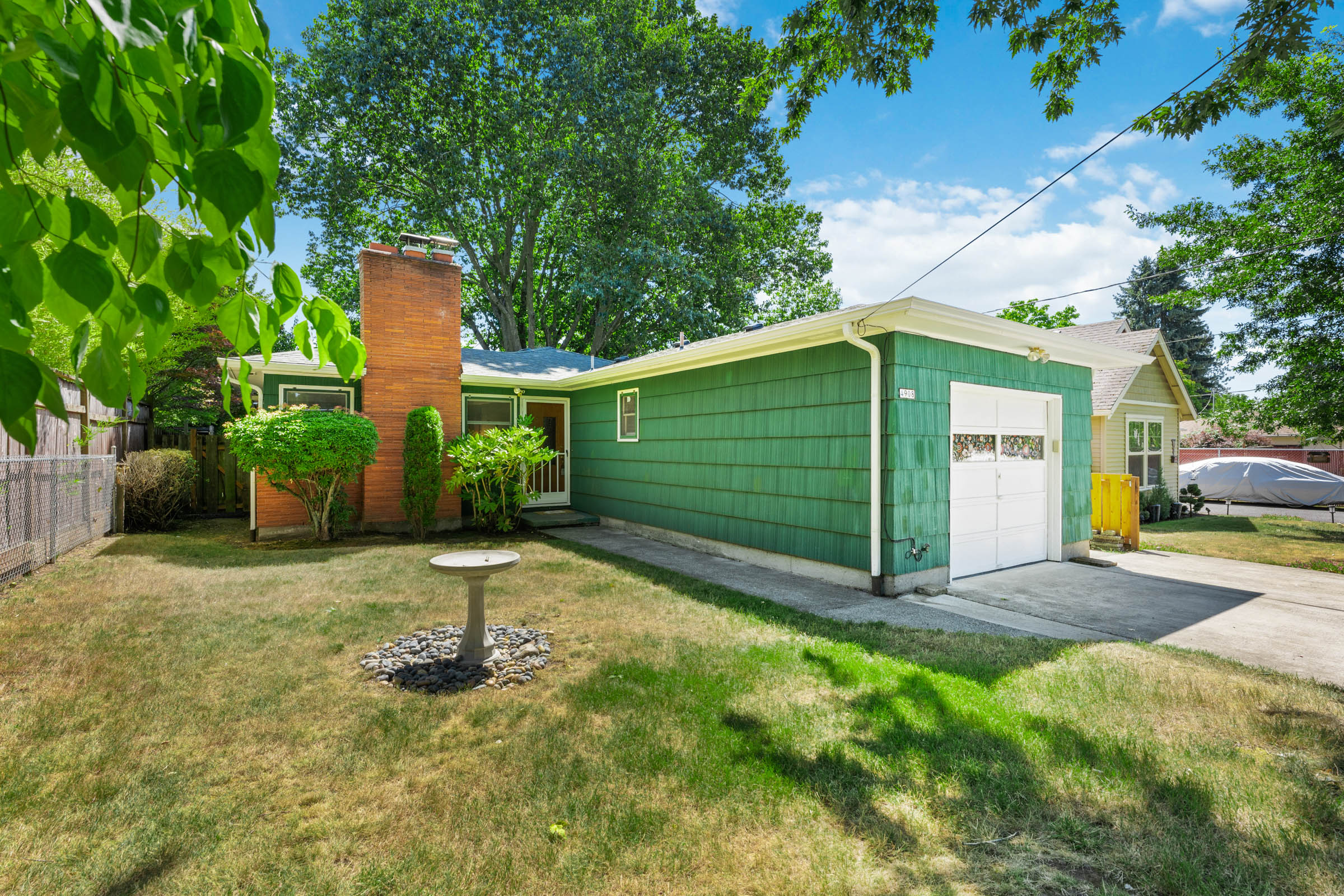 Just Listed: Mid-Century Modern in Woodstock