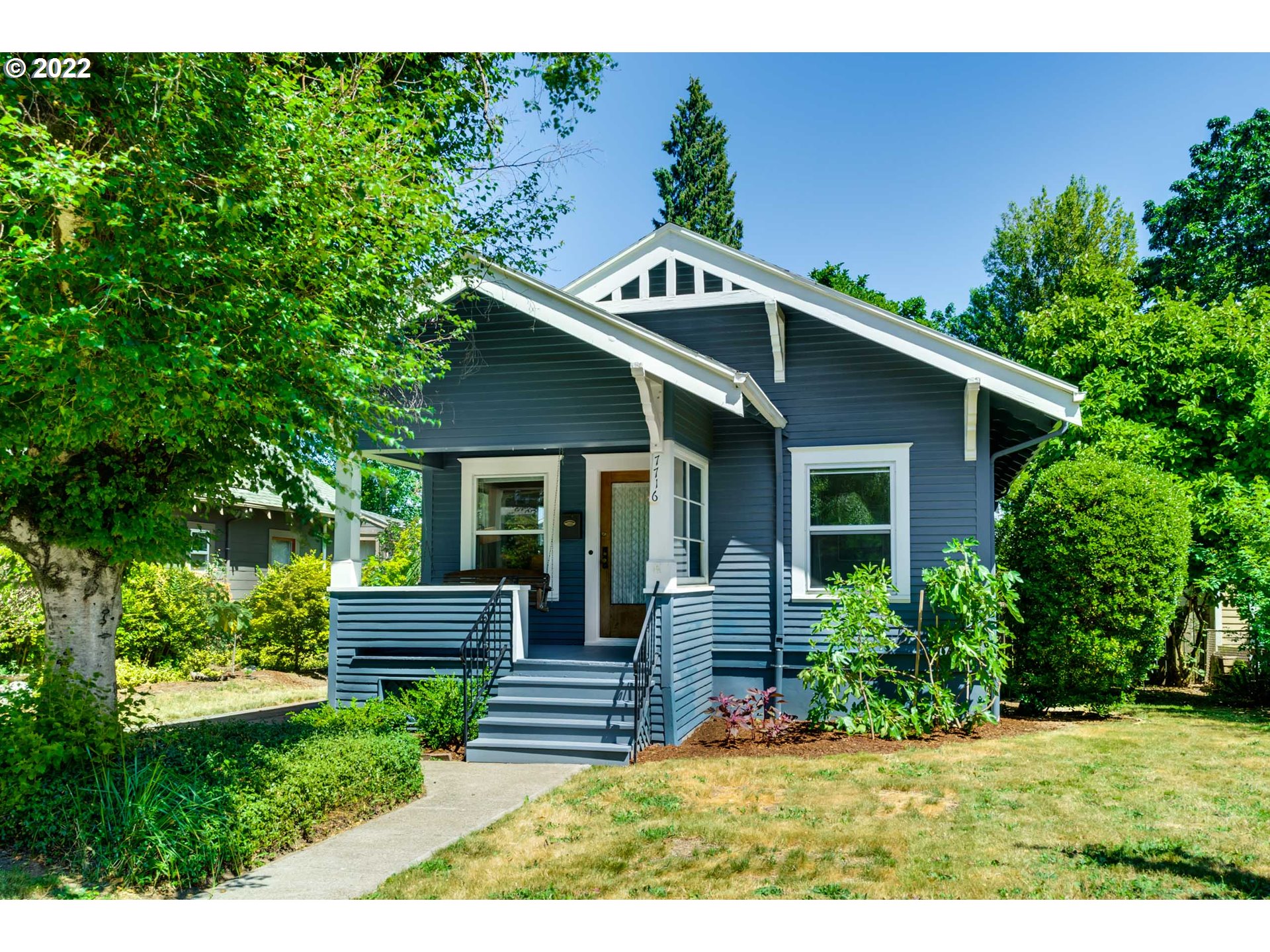 Former Employees Of The Living Room Sellwood