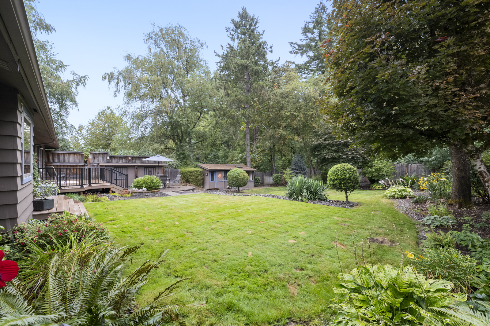 Lake Oswego Oasis with Nature Views